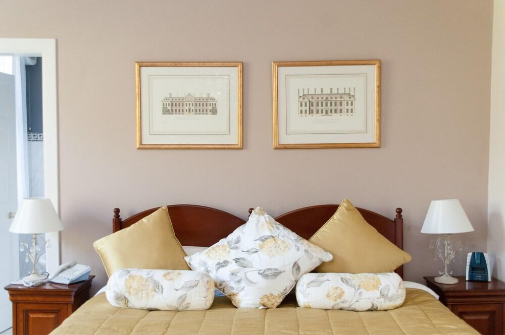 Enterkine House 4*